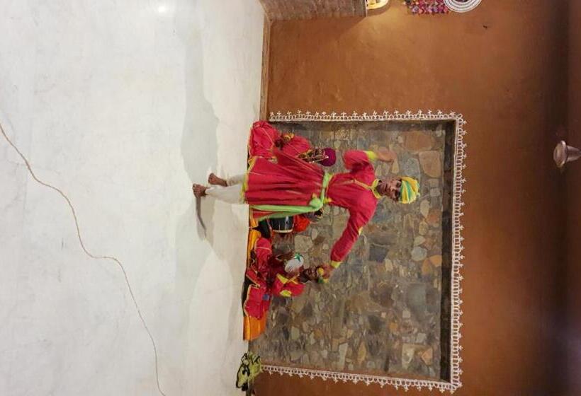 בית מלון כפרי Sariska Kasba A Village Resort