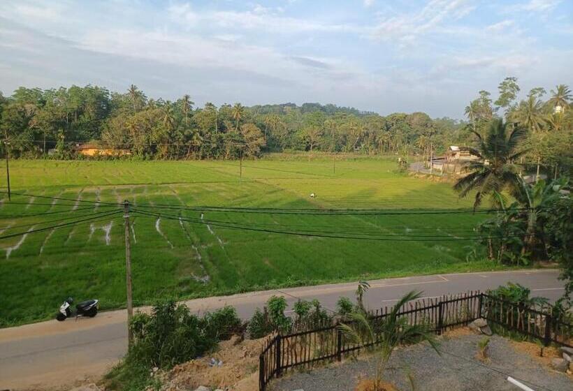 ホテル Sparrow Villa Mirissa