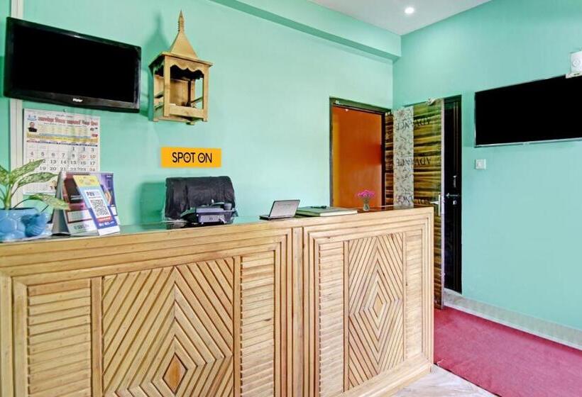 호텔 Spot On 80478 Jai Shiv Shakti Guest House