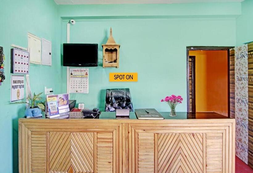 호텔 Spot On 80478 Jai Shiv Shakti Guest House