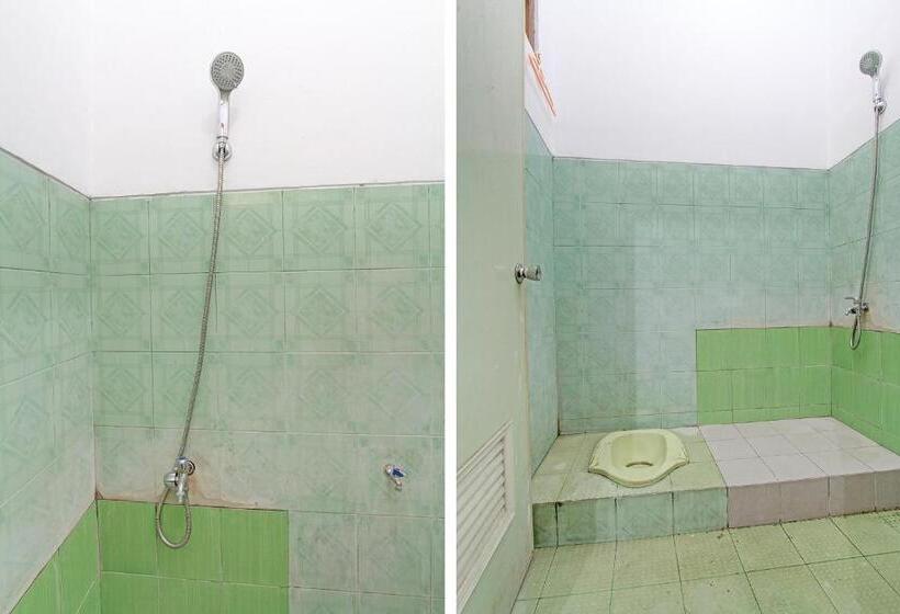 Отель Spot On 92018 Homestay Akbar Aufa Syariah