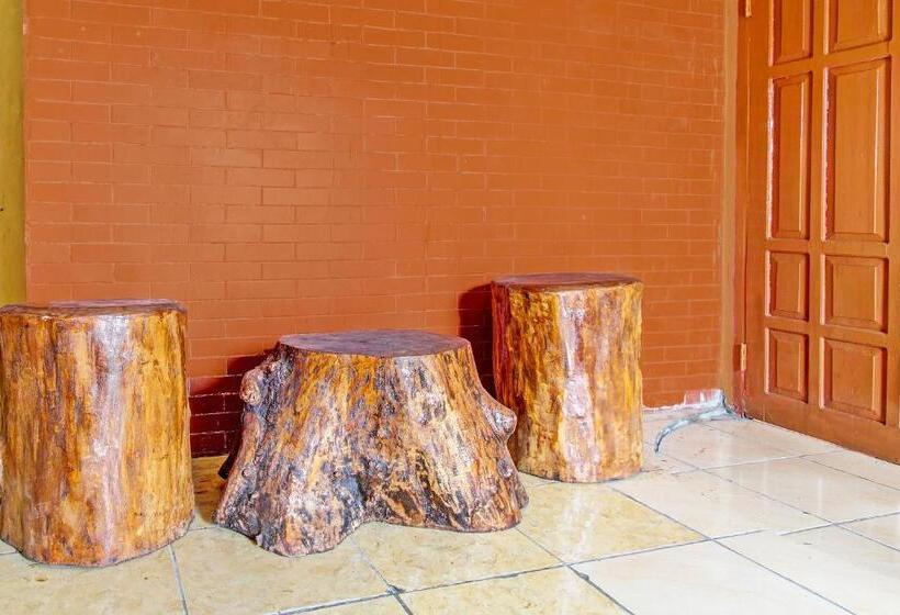 Отель Spot On 92018 Homestay Akbar Aufa Syariah