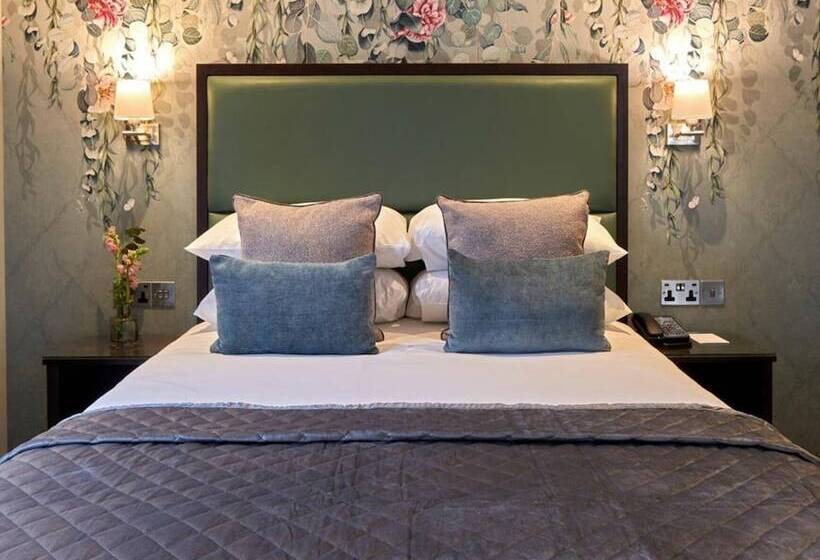 ホテル Empress Palace