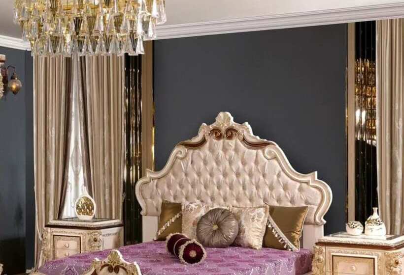 ホテル Empress Palace