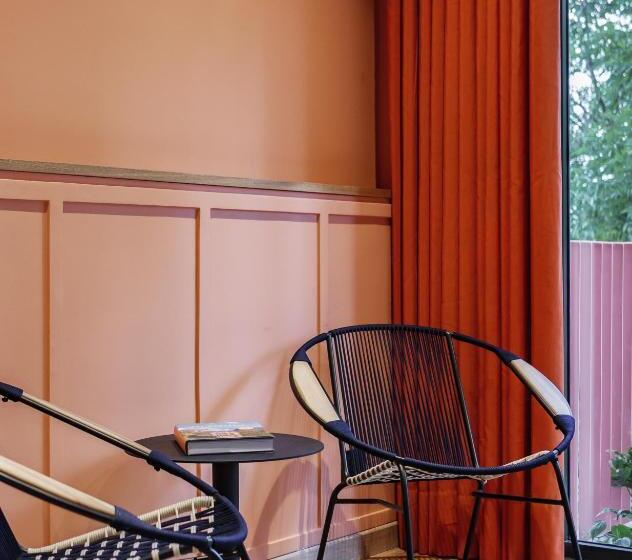 هتل The Somos Bold