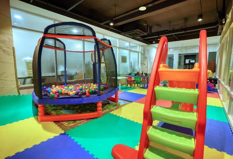 בית מלון כפרי Urban Palace