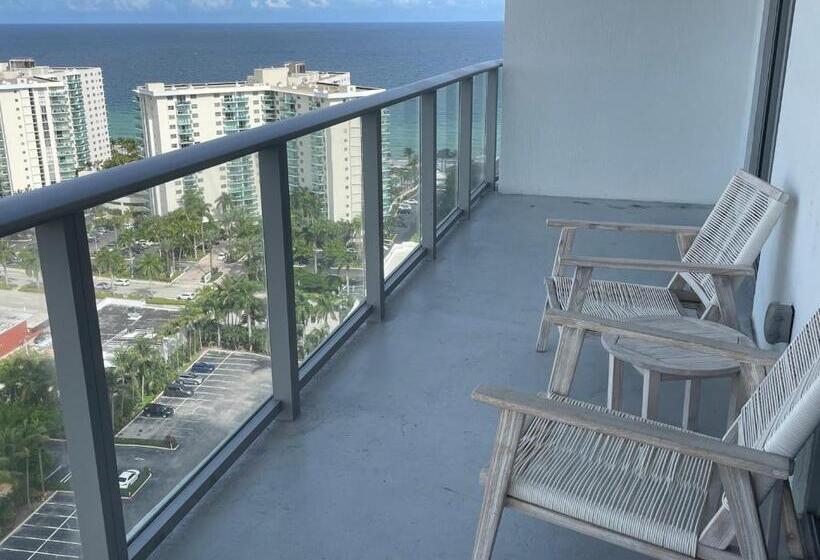 Hyde Beach House Lux Apartment