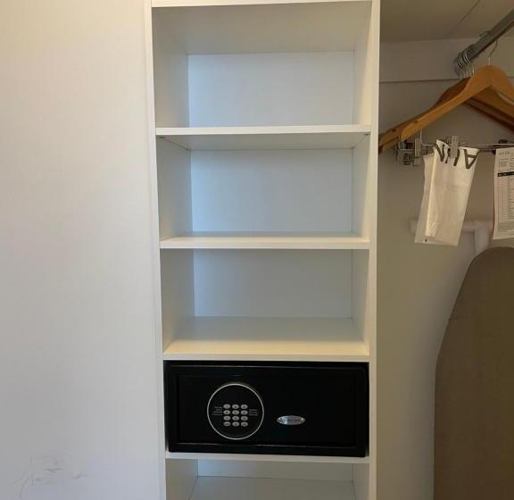 Hyde Beach House Lux Apartment