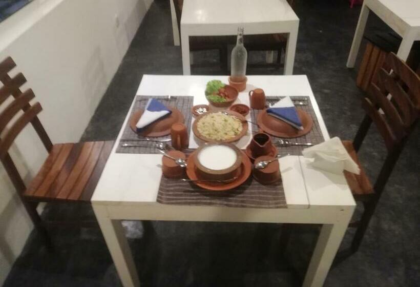 Icowin Tours And Hotel Udawalawa