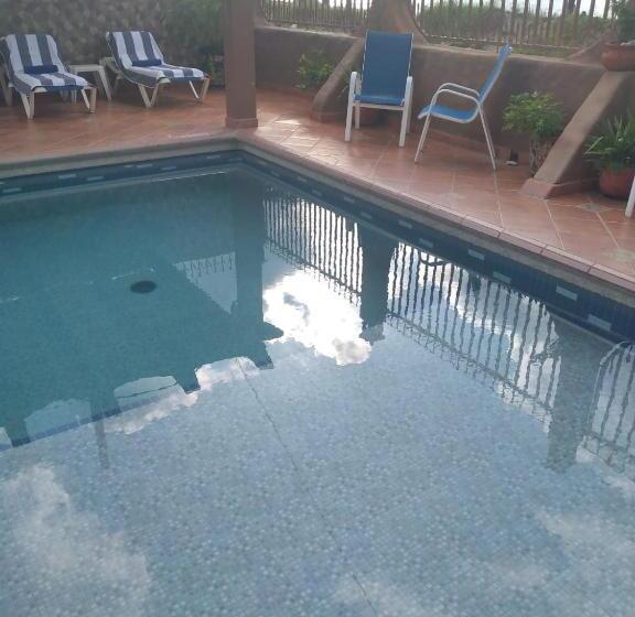 La Casita De La Penita