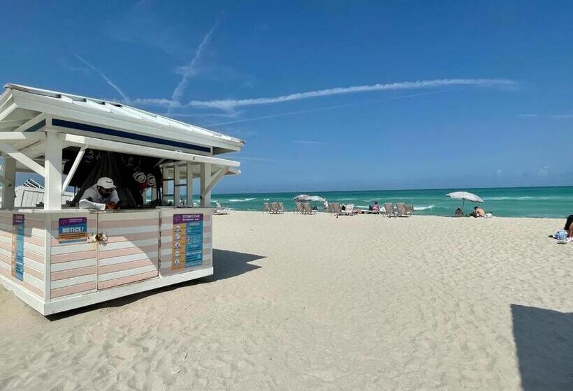 Luxurious Oceanview Apartment On The Beach Stay 08 People