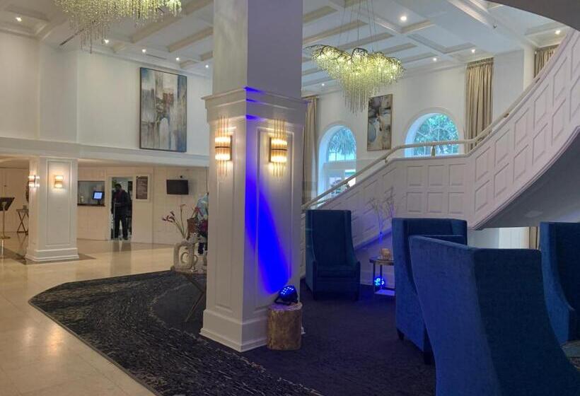 Luxurious Oceanview Apartment On The Beach Stay 08 People