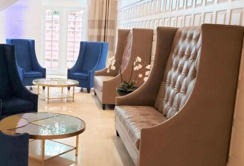 Luxurious Oceanview Apartment On The Beach Stay 08 People