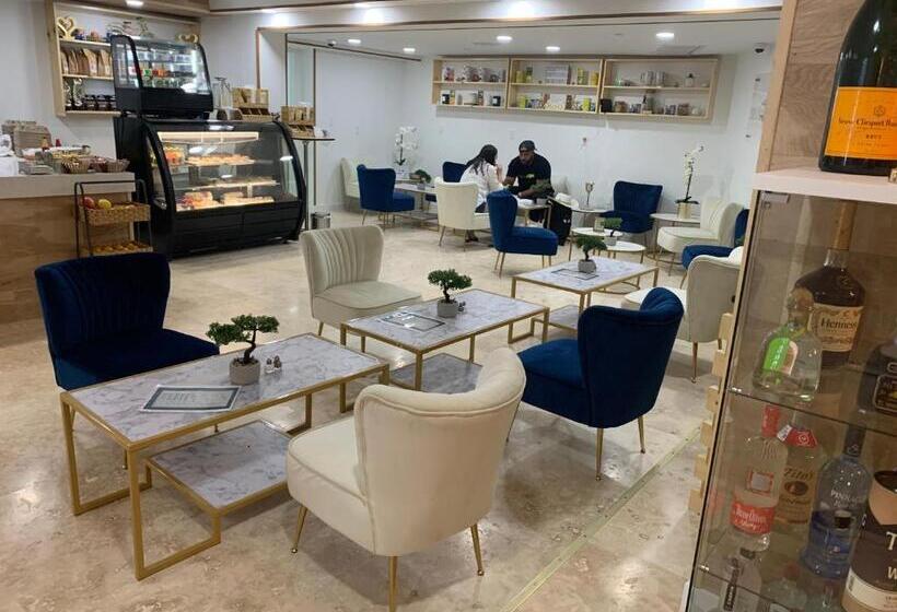 Luxurious Oceanview Apartment On The Beach Stay 08 People