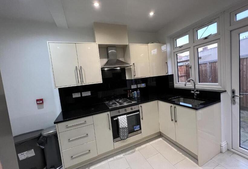 펜션 4 Wharncliffe Drive