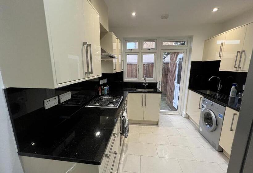 펜션 4 Wharncliffe Drive