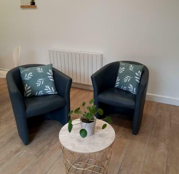 פנסיון A La Mémoire De Merlin