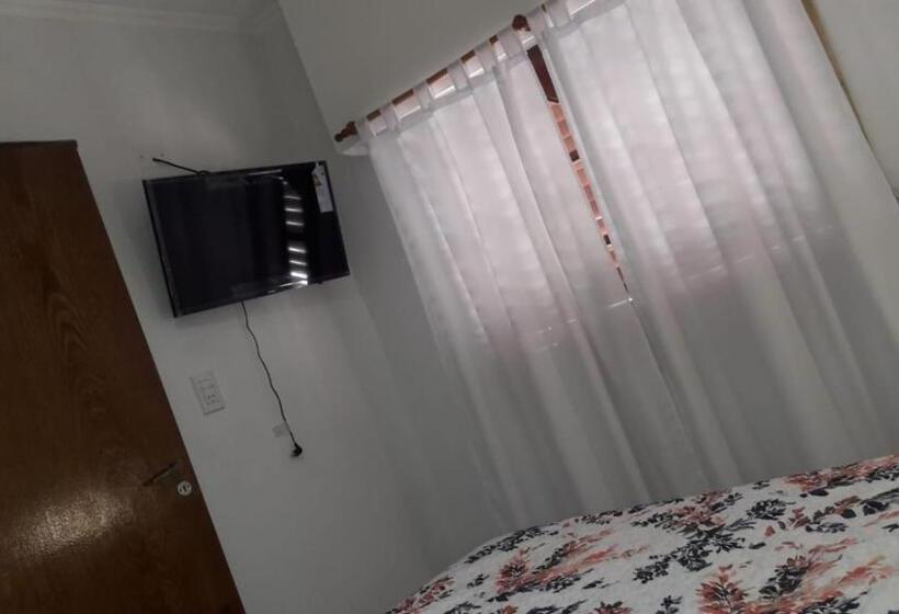 بنسيون Alojamiento Guemes