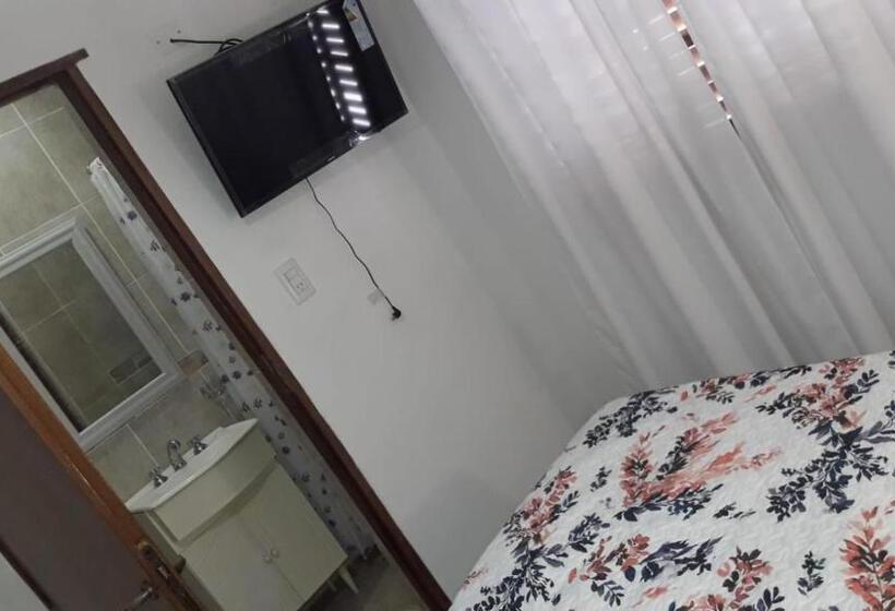 بنسيون Alojamiento Guemes