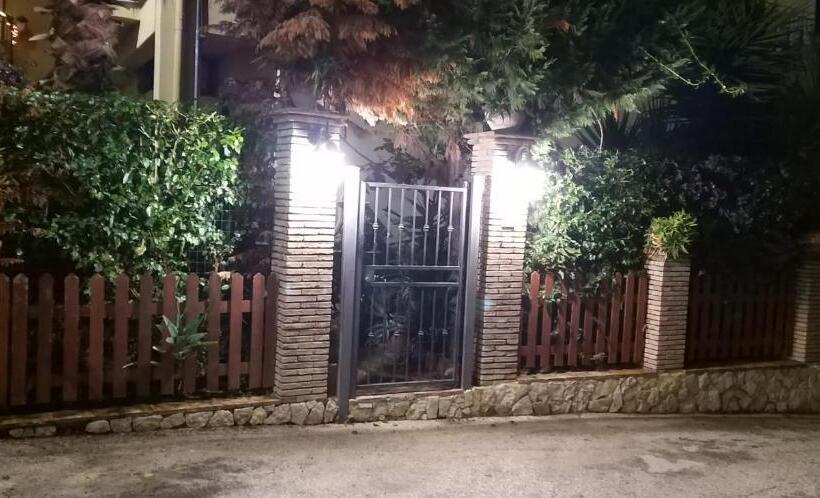 ペンション B&b Aquila