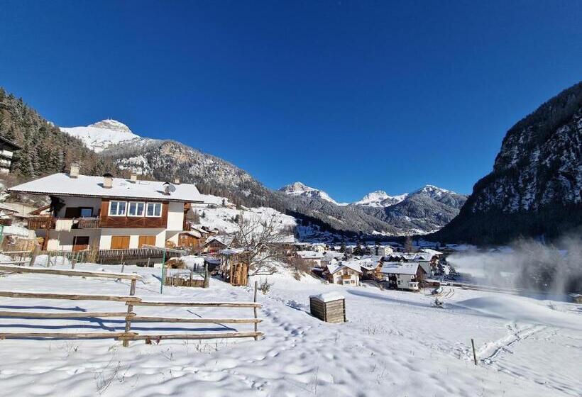 بنسيون Cèsa Cherpei   Dog Friendly