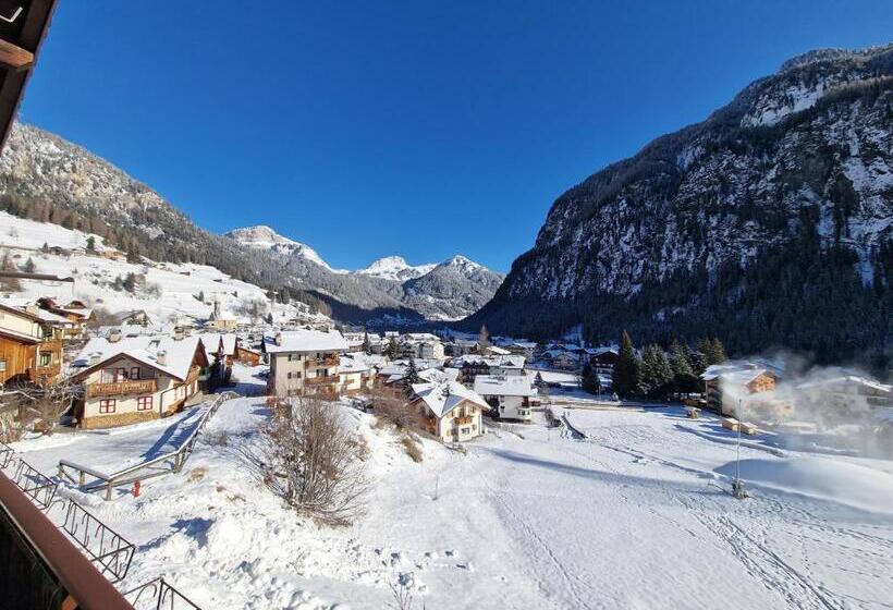 بنسيون Cèsa Cherpei   Dog Friendly