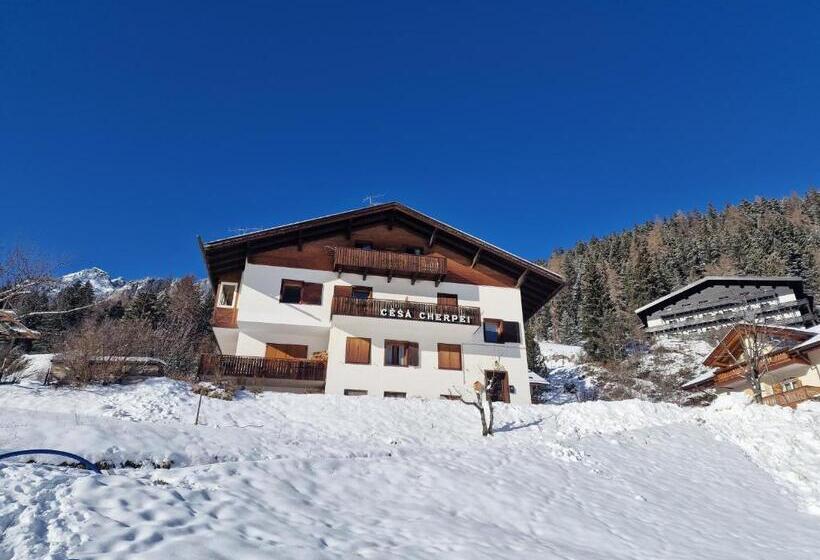 بنسيون Cèsa Cherpei   Dog Friendly