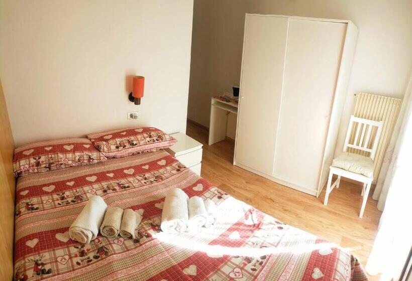 بنسيون Cèsa Cherpei   Dog Friendly