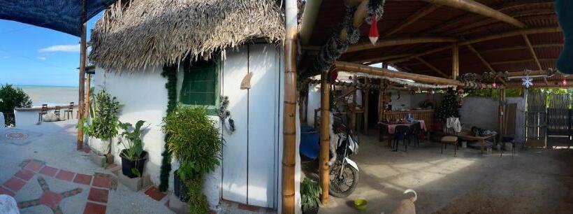 ペンション Frente Al Mar