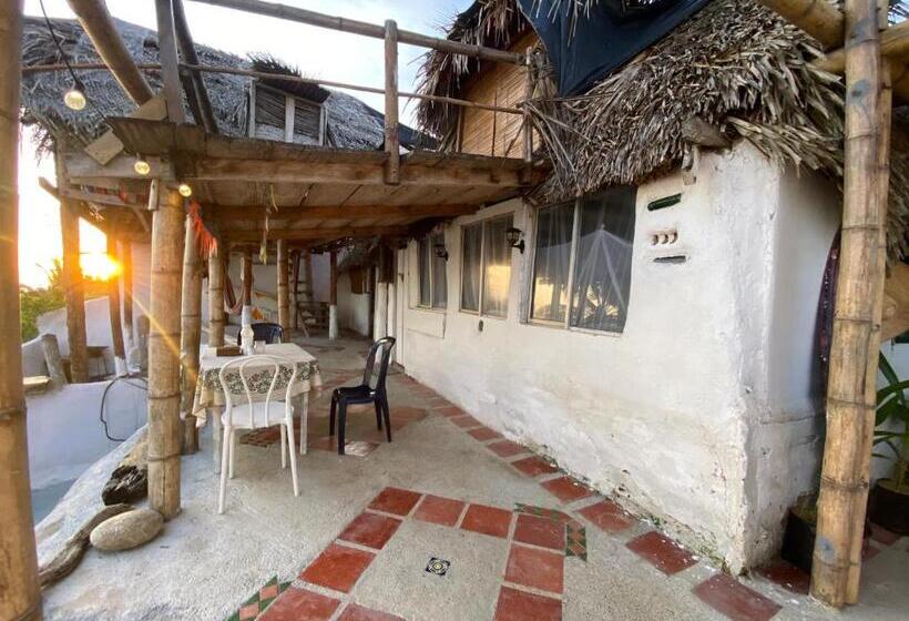 ペンション Frente Al Mar