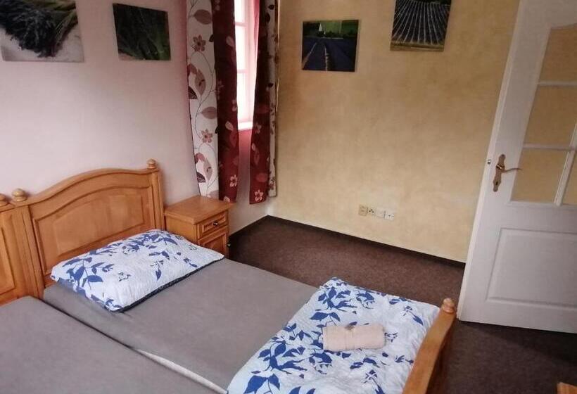 بنسيون Hotýlek Na Mýtě