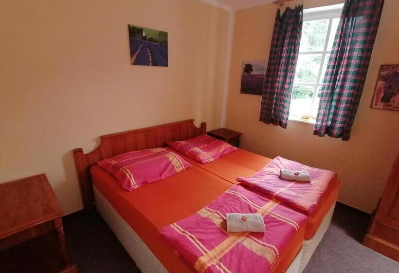 بنسيون Hotýlek Na Mýtě