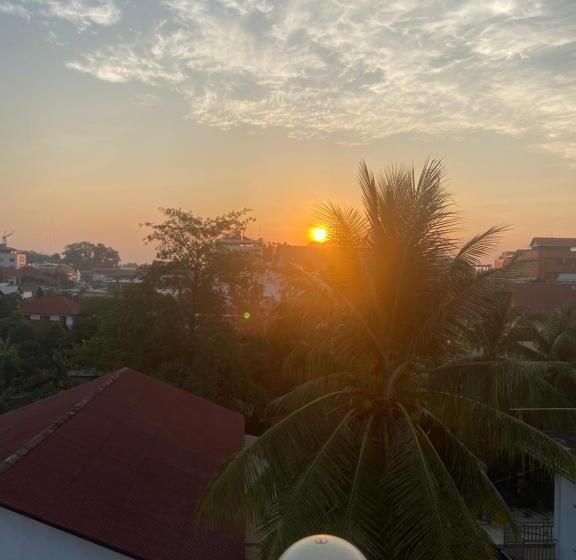 پانسیون Moonshine Guesthouse