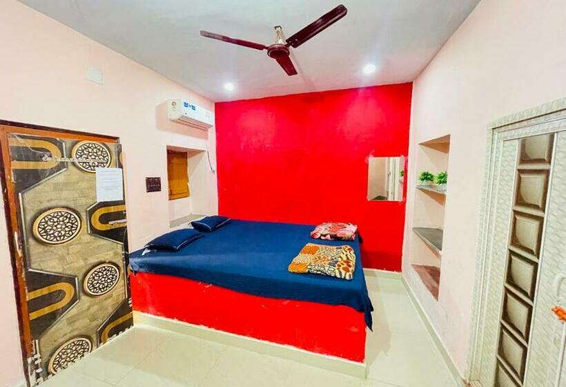 פנסיון Sun India Guest House