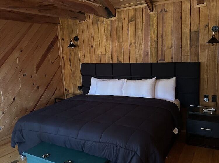 Pine Tree Mazamitla Hotel Boutique & Cabañas