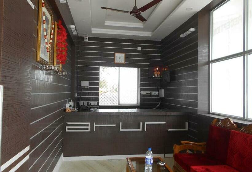 Resort Garden Retreat