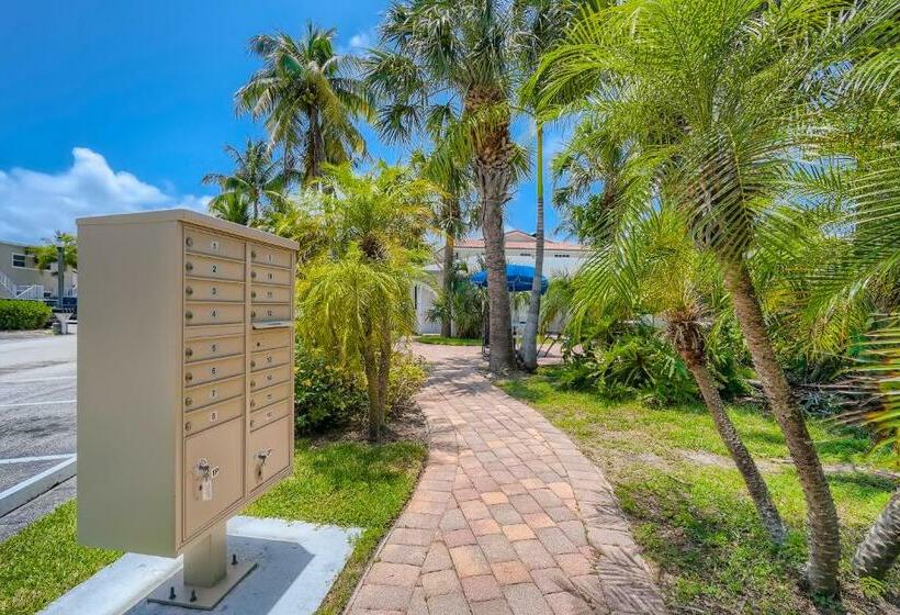 Singer Island Stunner 2 Br