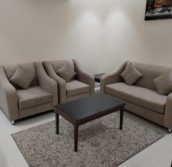 الشرق بارك للشقق المخدومة