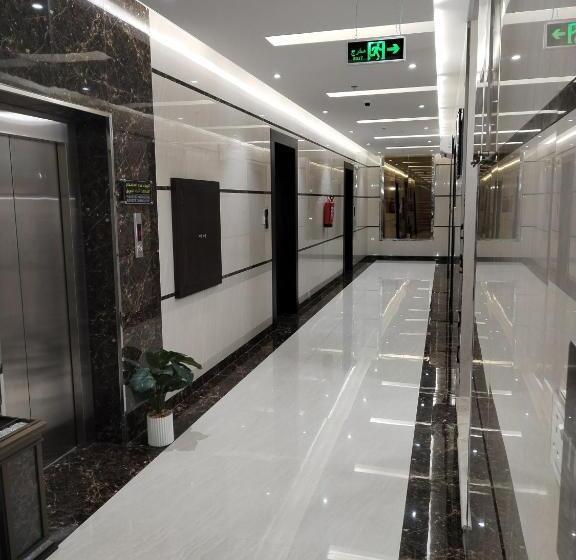 الشرق بارك للشقق المخدومة