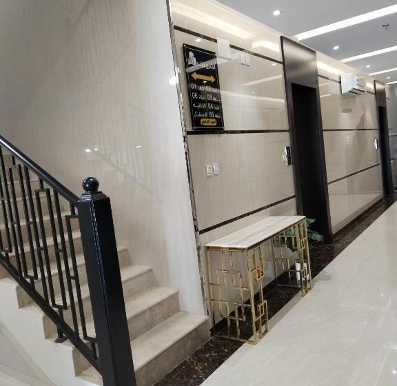 الشرق بارك للشقق المخدومة