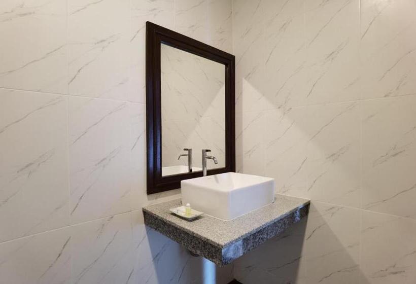 โรงแรมชลาลัย กระบี่ Chalalai Hotel Krabi