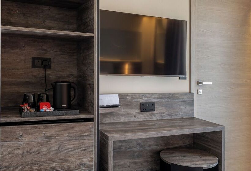 Alavits Hotel By St Hotels