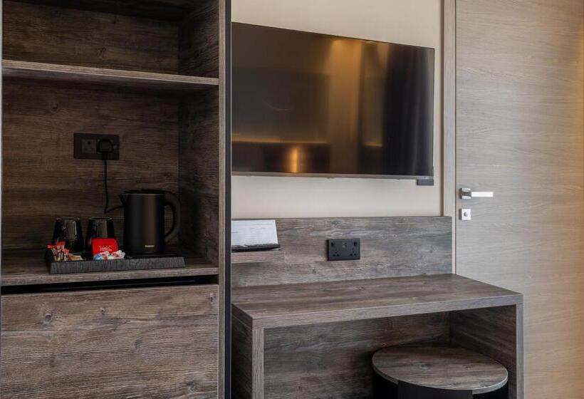 Alavits Hotel By St Hotels