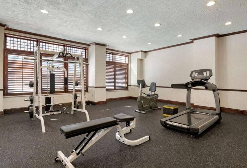 فندق صغير Bposhtels Tampa