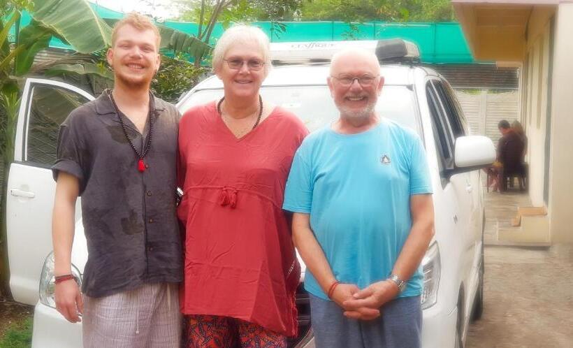 הוסטל Kumbakonam Inn Hotels   Kumbakonam Inn Stay