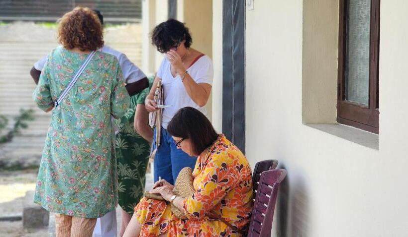 הוסטל Kumbakonam Inn Hotels   Kumbakonam Inn Stay