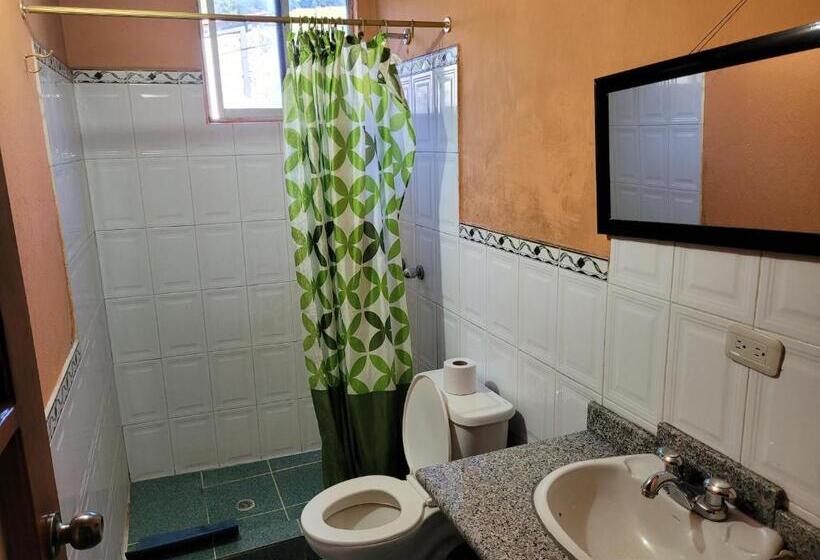 فندق صغير La Minga Hostal