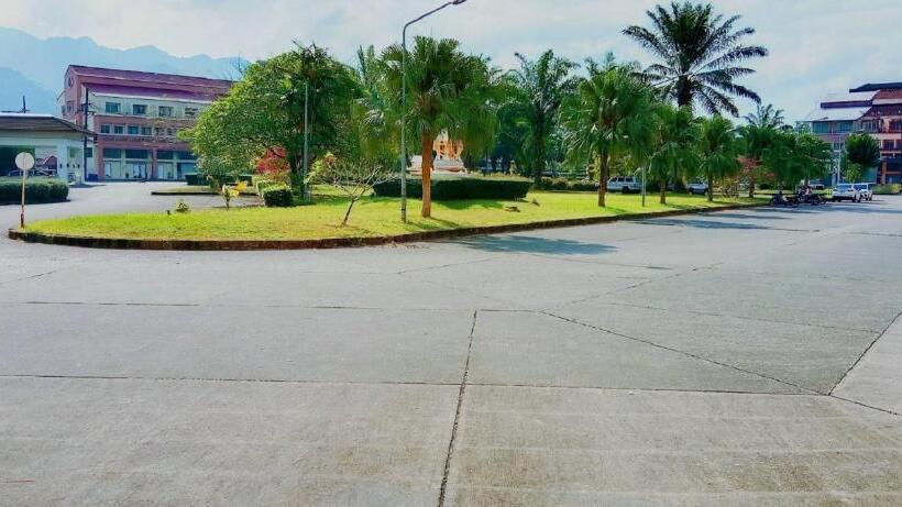 فندق صغير Tinidee Inn Ranong