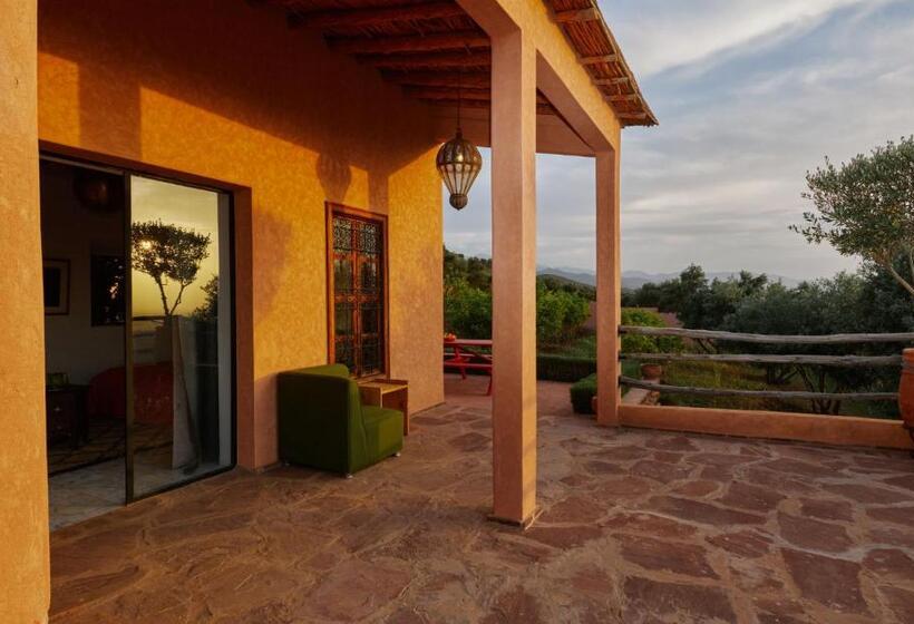 تختخواب و صبحانه Dar Imiri