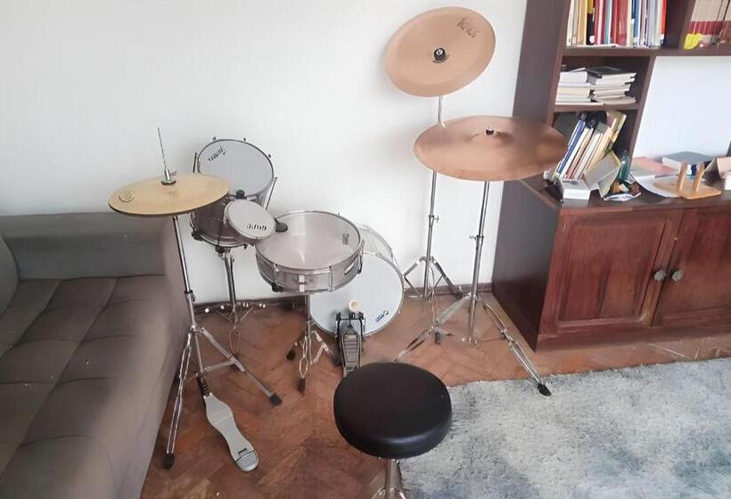 Bed and Breakfast Hostel Leonardo